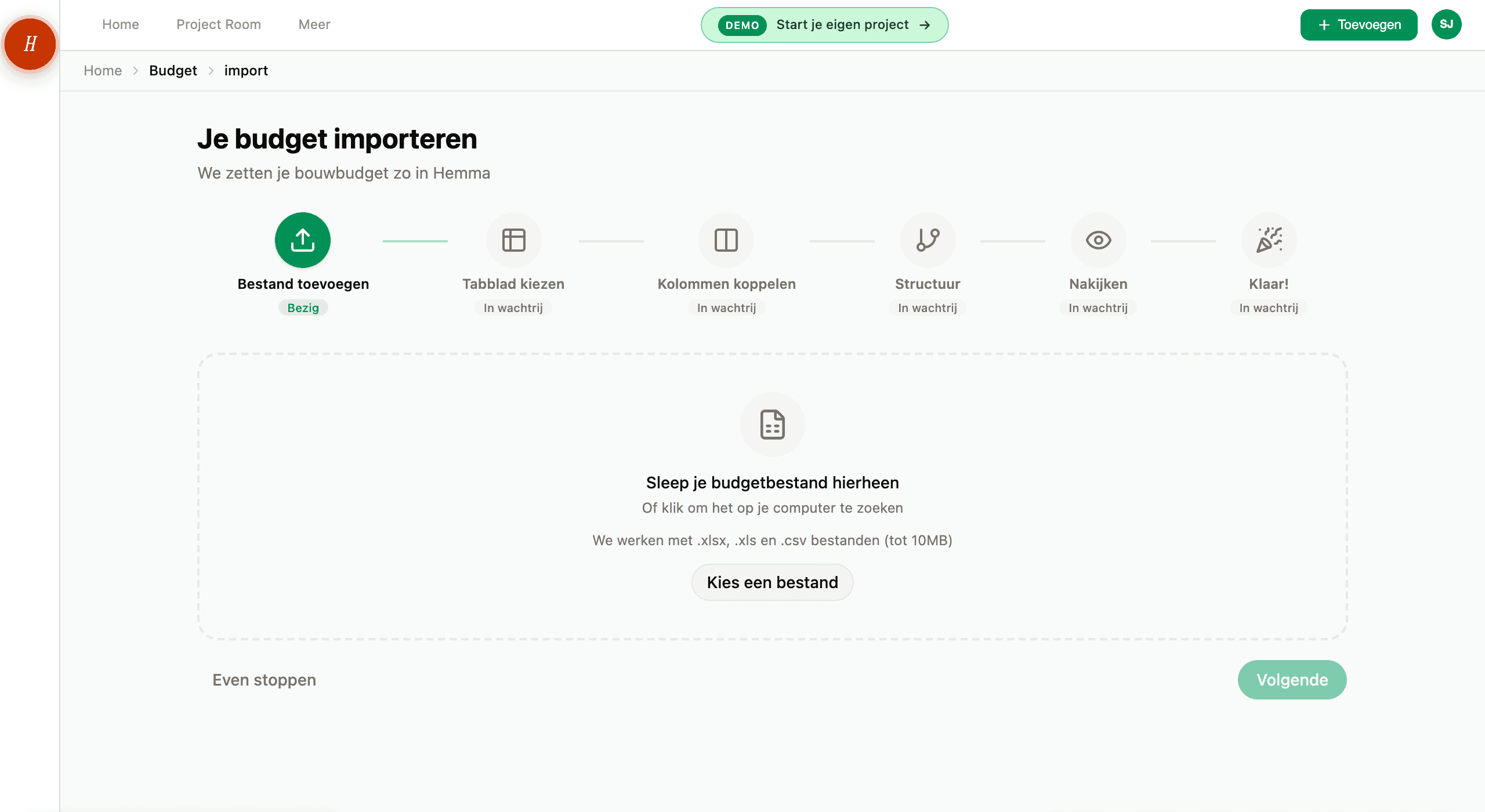 De vijfstaps budgetimportwizard bij de stap om je bestand te uploaden